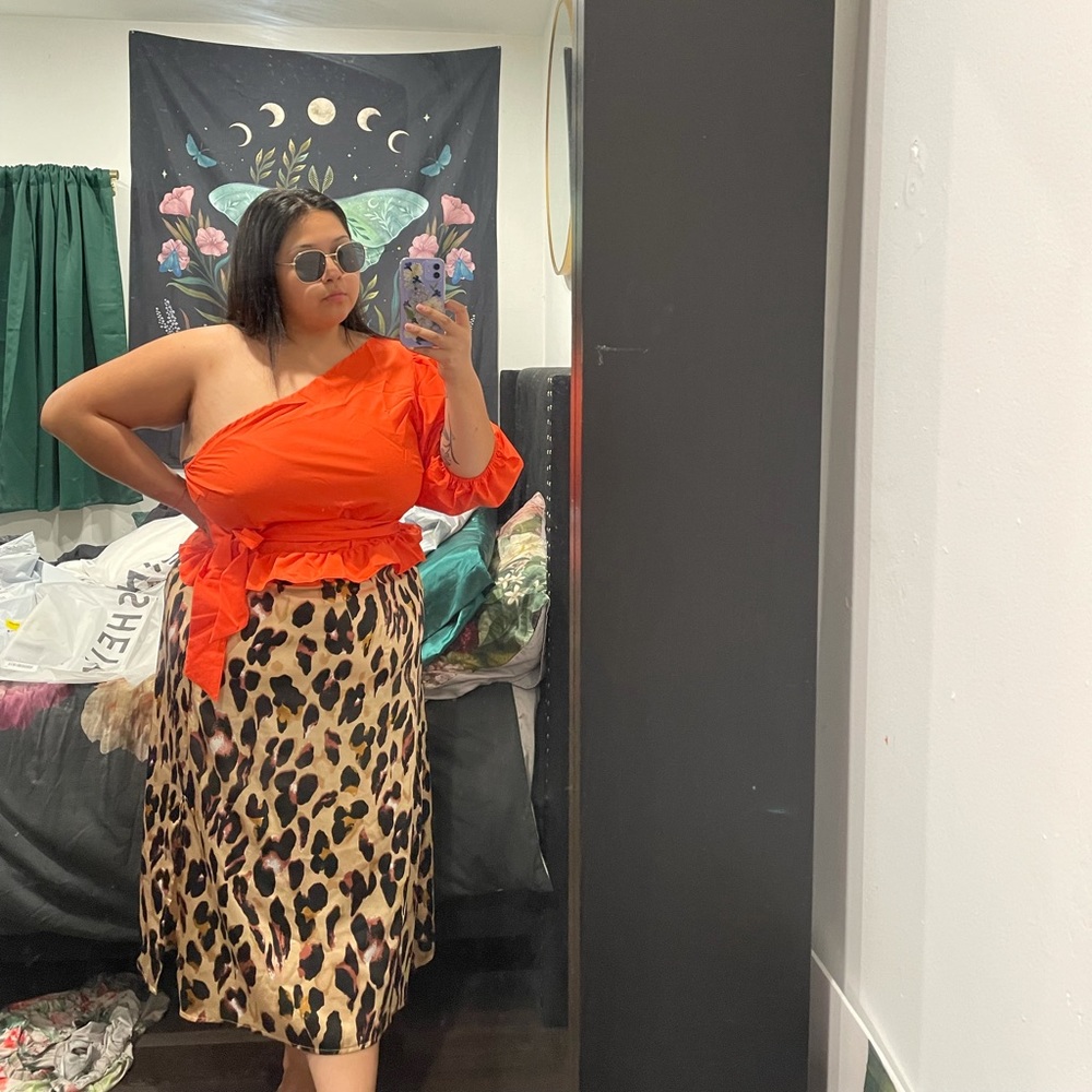 Cheetah skirt with slit